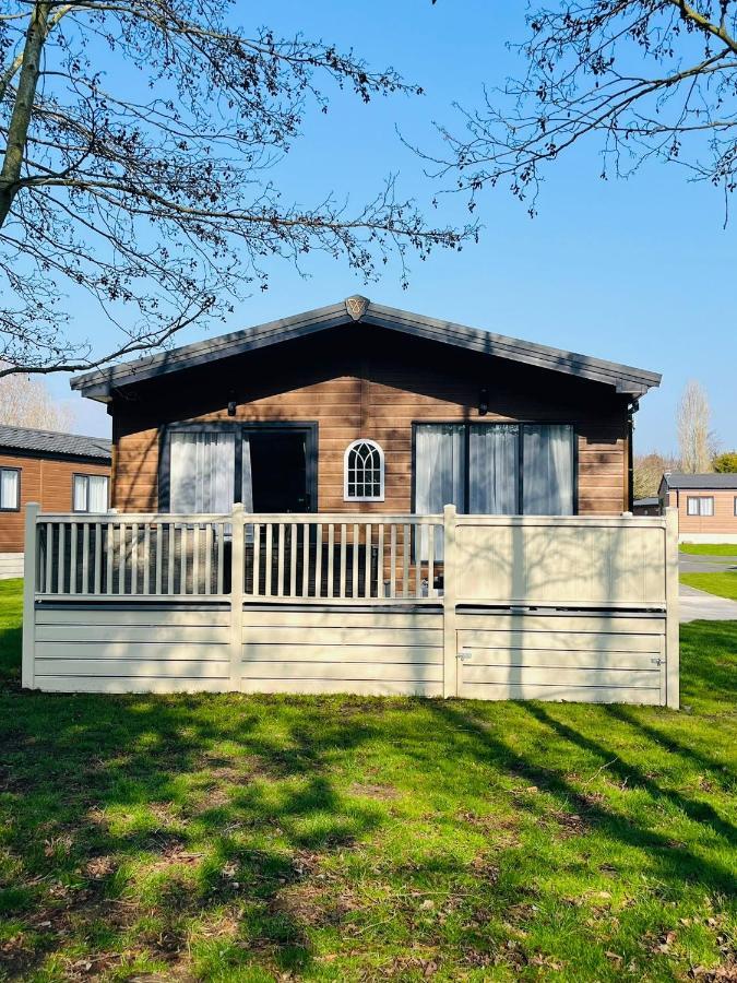 Happy Days Lodge With Hot Tub York Eksteriør bilde